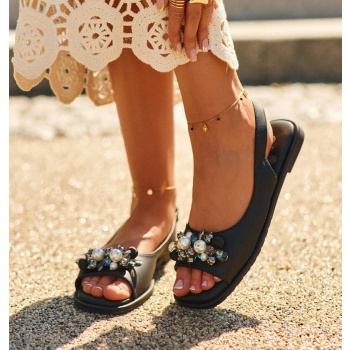 women`s sandals with decorations