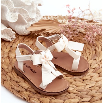 patent leather children`s sandals with σε προσφορά