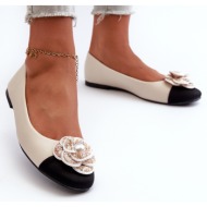  women`s ballerinas made of eco leather with decorative detail beige divinella