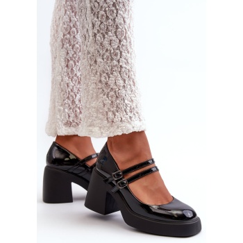 black patented pumps with chunky heels σε προσφορά