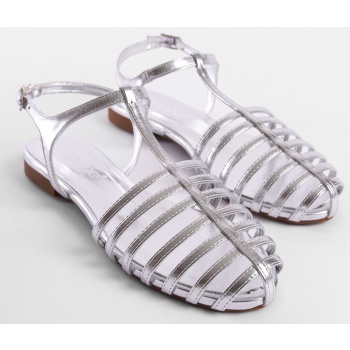 capone outfitters gladiator flats σε προσφορά