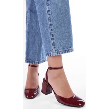 shoeberry women`s quo burgundy patent σε προσφορά