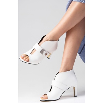 mio gusto white short heeled bootie σε προσφορά