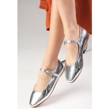 mio gusto gillian silver women`s flat σε προσφορά