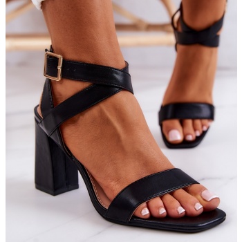 elegant sandals on a block heel black σε προσφορά