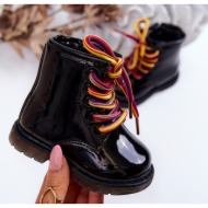  children`s boots laquered with zipper black tibbie