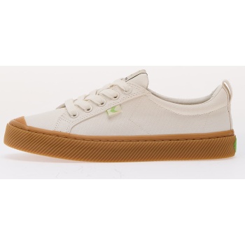 cariuma w oca low gum off-white σε προσφορά