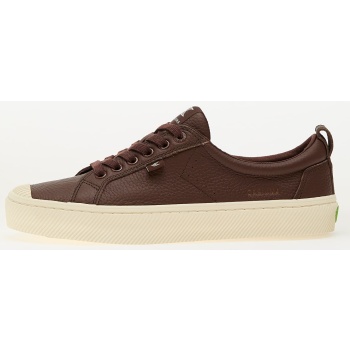 cariuma m oca low brown σε προσφορά