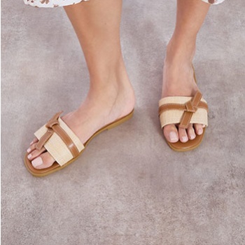 σανδάλια με λεπτομέρεια κόμπο