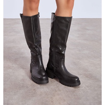 μπότα δερματίνης με τρακτερωτή σόλα