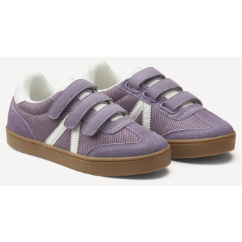 αθλητικά παπούτσια με αυτοκόλλητο