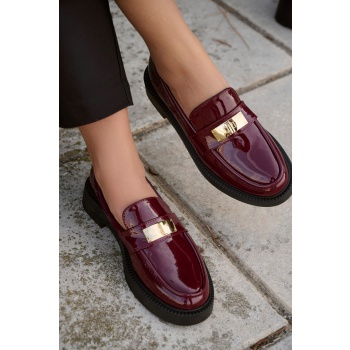 loafers λουστρίνι με χρυσό διακοσμητικό σε προσφορά