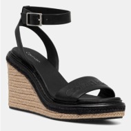  δερμάτινα σανδάλια calvin klein wedge sandal 70 - he χρώμα: μαύρο, hw0hw02376