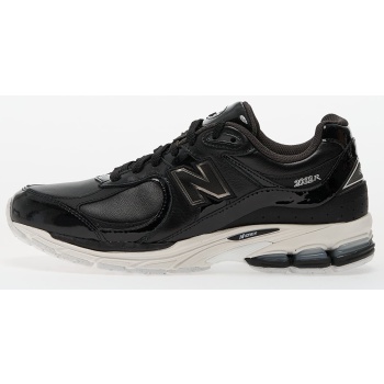 new balance 2002r black/ white σε προσφορά