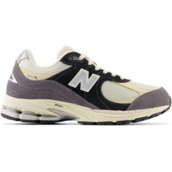 new balance m m2002rsh sports shoes σε προσφορά