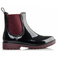  rain boots
