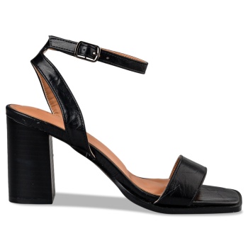 block heel sandals σε προσφορά