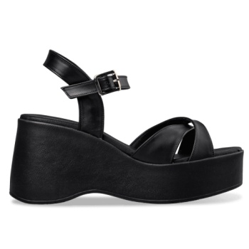 platform sandals σε προσφορά