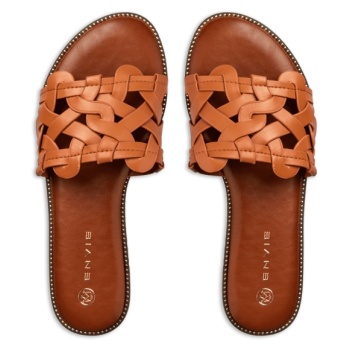flat sandals