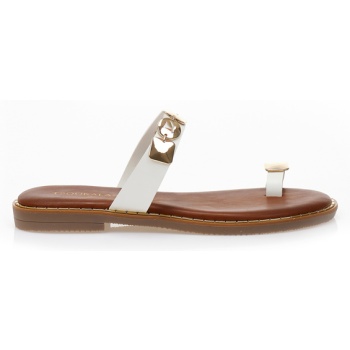σανδάλια λευκά δερματίνη με αγκράφες σε προσφορά