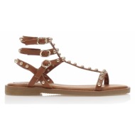  σανδάλια κάμελ δερματίνη με πολλαπλά λουράκια και τρουκς καμελ