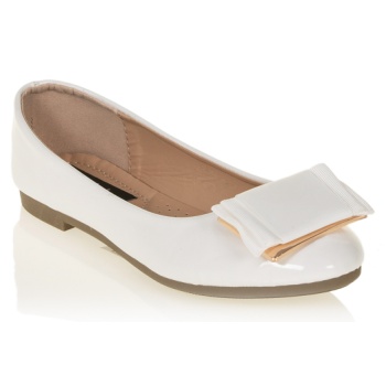 μπαλαρίνες λευκές λουστρίνι με φιόγκο σε προσφορά