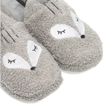 παντόφλες γκρι γούνα με σχέδιο σε προσφορά