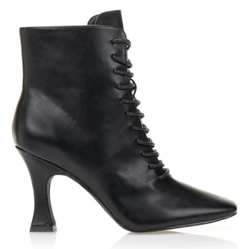 μποτάκια μαύρα με κορδόνια μαυρο σε προσφορά