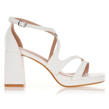 πέδιλα με χοντρό τακούνι και λεπτά σε προσφορά