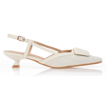 γόβες με υφή ψάθας και δερμάτινη σε προσφορά