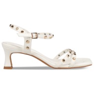 λευκό πέδιλο