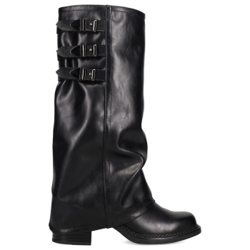 μαύρη μπότα σε προσφορά