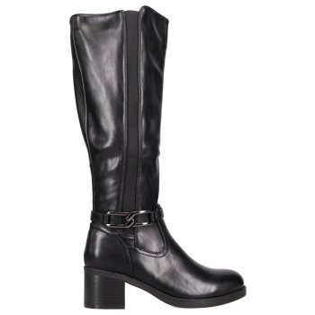 μαύρη μπότα σε προσφορά