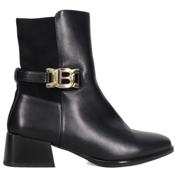 μαύρο μποτάκι