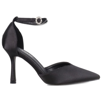 μαύρη γόβα σε προσφορά