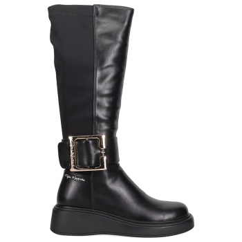 μαύρη μπότα