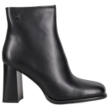 μαύρο μποτάκι