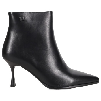 μαύρο μποτάκι