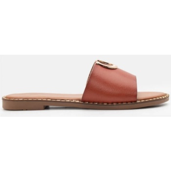 flat σανδάλια με μερταλλική λεπτομέρεια σε προσφορά