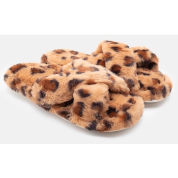 παντόφλες γούνινες με λεπτομέρεια print σε προσφορά