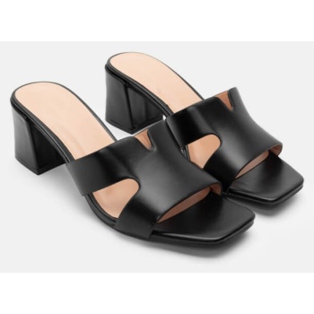 πέδιλα με φαρδιά φάσα & ανοίγματα  σε προσφορά