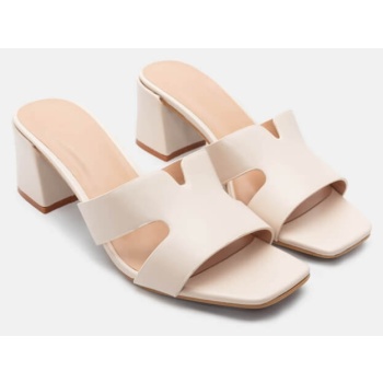 πέδιλα με φαρδιά φάσα & ανοίγματα - μπεζ σε προσφορά