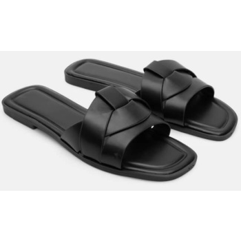 flat σανδάλια με φάσα - μαύρο σε προσφορά