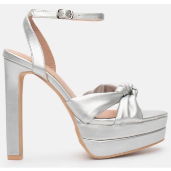 πέδιλά με διπλή φιάπα & μπαρέτα - ασημί σε προσφορά