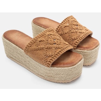 πλατφόρμες με πλεκτό σχέδιο - κάμελ σε προσφορά