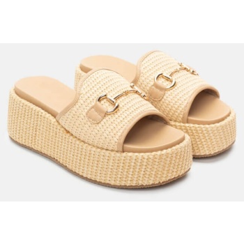 πλατφόρμες με φαρδιά φάσα & αγκράφα  σε προσφορά