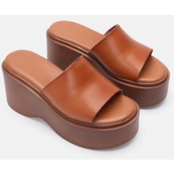 πλατφόρμες με φαρδιά φάσα - κάμελ σε προσφορά