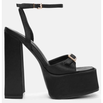 πέδιλα σατέν με φιάπα & διακοσμητική σε προσφορά