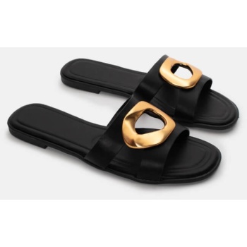 flat σανδάλια με διακοσμητική τόκα  σε προσφορά