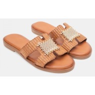  σανδάλια flat με διακοσμητική αγκράφα - κάμελ